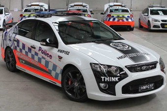 800 lóerős rendőrautó