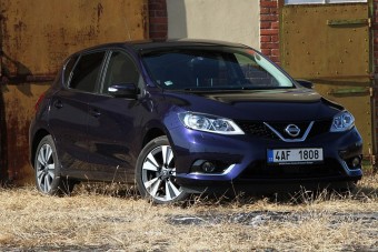 Friss, ropogós Nissanokat tessék!