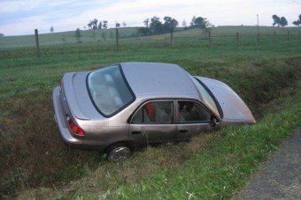 Lányuk szeme láttára gázolta el férjét a nő