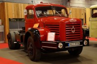 Berliet nyergesvontató. 1967-ben szűnt meg a márka (ami 1957-ben még a világ legnagyobb kamionjának gyártója volt