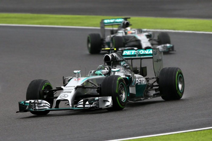 F1: Káoszfutamon nyert Hamilton 8