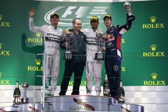 F1: Káoszfutamon nyert Hamilton