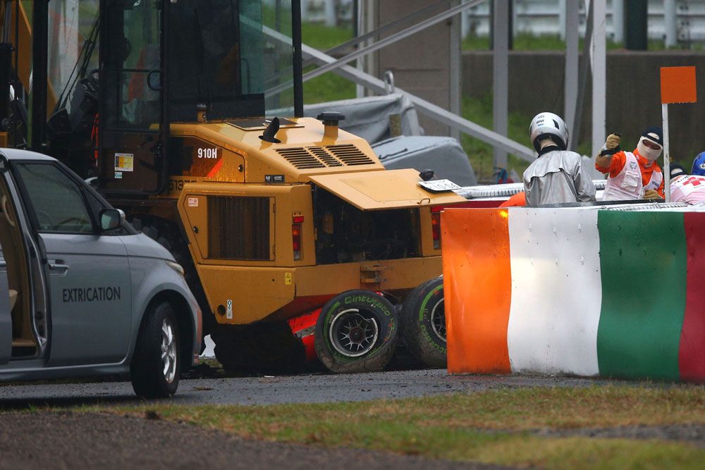 F1: Káoszfutamon nyert Hamilton 12