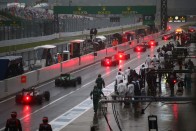 F1: Káoszfutamon nyert Hamilton 32