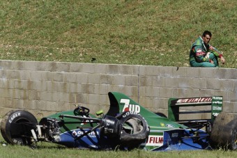 Elhunyt a Forma-1 balesetkirálya