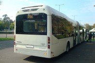 Hibridbusz-simogatás a fővárosban 17