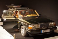 A Volvo 240-es kombi, a maga konikus szögletességével, csodás állappotban