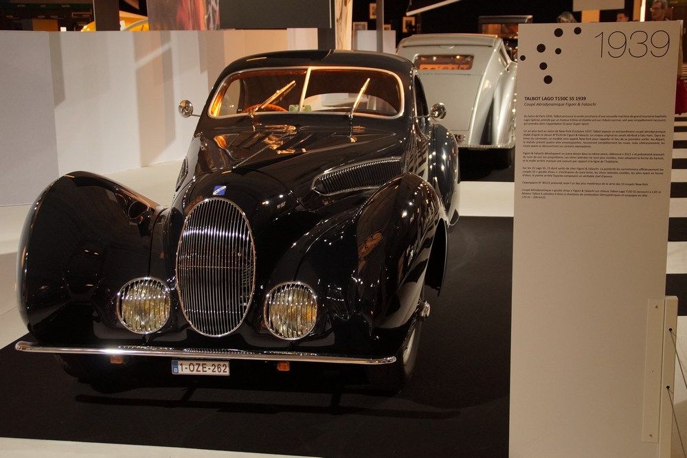 Talbot-Lago 1939-ből. Négyliteres motorja 180 km/h feletti sebességre volt elég. Iszonyat ritka, a T 150 C SS-ből 14 darab készült