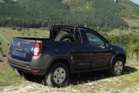 Már gyártják a Dacia pick-upot! 15