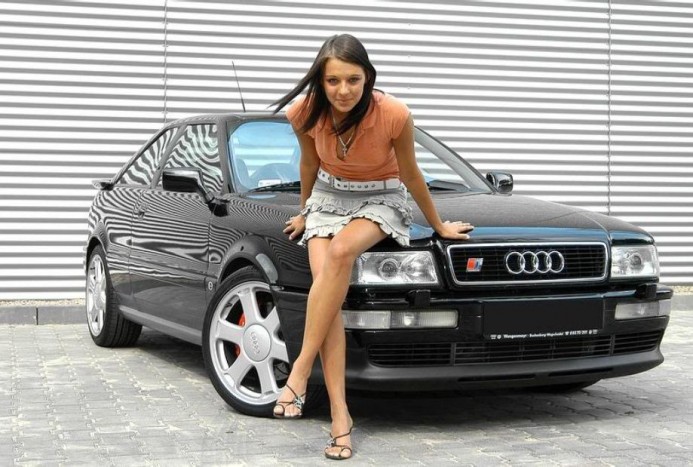 Csábító hölgyek a négykarikás játékokon 19