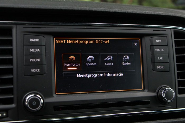 SEAT Leon Cupra a BMW M3 ellen 10 | Vezess Érezhetően puhább lesz a felfüggesztés, de a Cupra sem használhatatlan városban