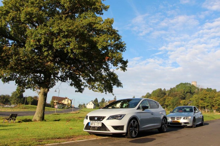 SEAT Leon Cupra a BMW M3 ellen 8 | Vezess Háttérben a nürburgi vár
