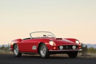 7. Ferrari 250 GT California Spyder LWB, 	1958, 8 800 0000 dollár (2,14 milliárd Ft). Ebből a ritkaságból ötven készült, ez a 11. példány. Az LWB a hosszú, 2600 milliméteres tengelytávot jelöli, a California a fő exportpiacra utal