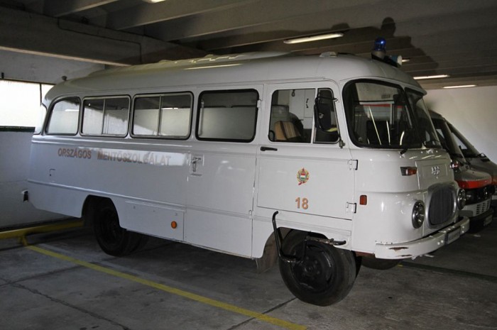 Kintről akár egy egész műtőt is bele lehet képzelni