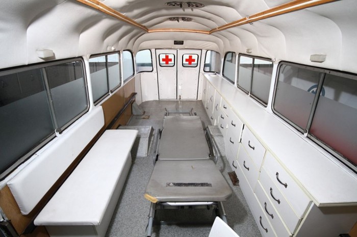 A Robur belseje. Tágas, jó a belmagasság, és ezernyi fűszeres fiók is elfér benne