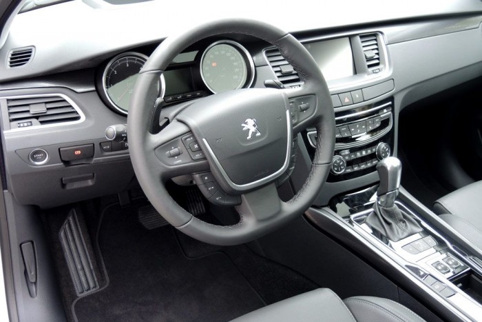 Inkább németes, mint franciás a belső