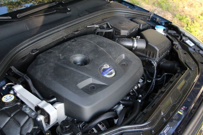 Kétliteres, négyhengeres turbómotor van a T5 jelzés mögött - de csak akkor ha elöl hajt!