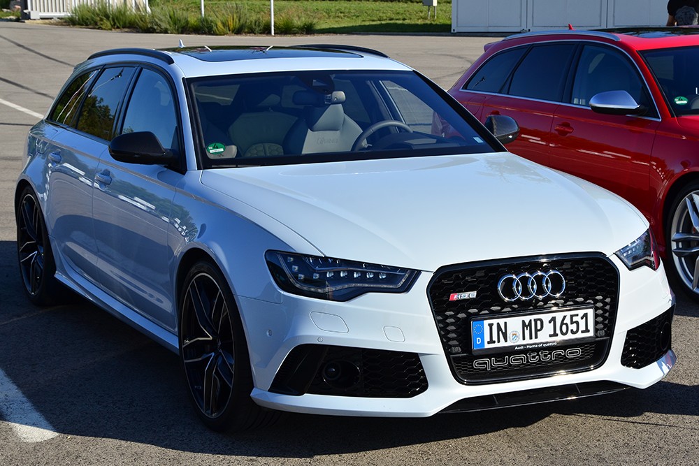 Audi RS6 Avant 4.0 TFSI V8 quattro tiptronic (560 LE)