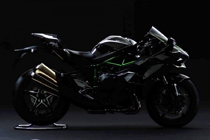 Jön a világ legerősebb utcai motorja