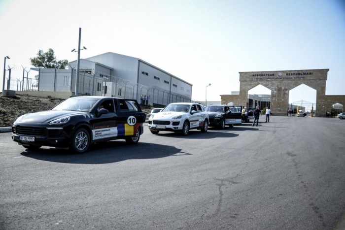 Luxusautóval Azerbajdzsánba 35 | Vezess Már az azeri oldalon készült a kép, a határátkelő területén tilos volt a fényképek készítése.