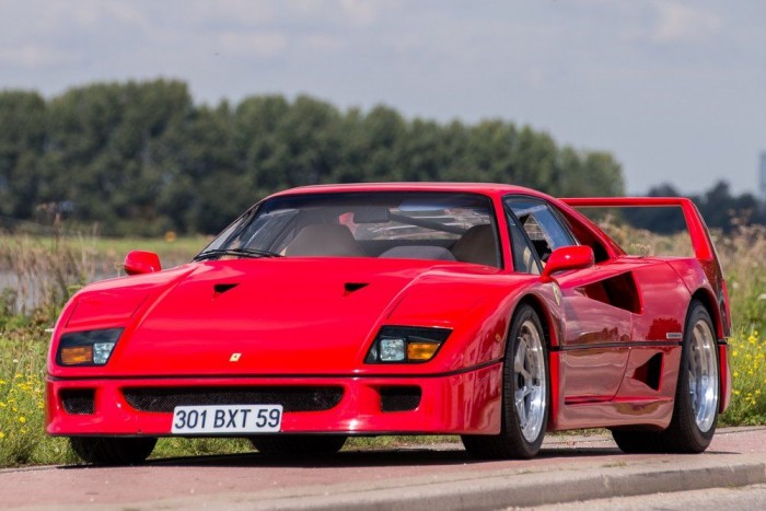 Törötten, hiányosan is 1,2 milliót ér egy Ferrari F40 motorházfedele 3 Egy Ferrari F40 önmagában is nagy kincs, hát még ha azt egykoron a ?92-es F1 világbajnok, Nigel Mansell hajtotta.