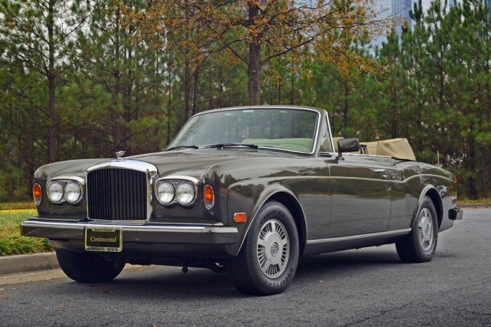 200 millióért kelt el az F1-legenda Ferrarija 14 | Vezess 1987 Bentley Continental Convertible. 98 900 euro (30 millió Ft)