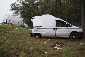 Két teherautó rohant egymásba az M5-ösön