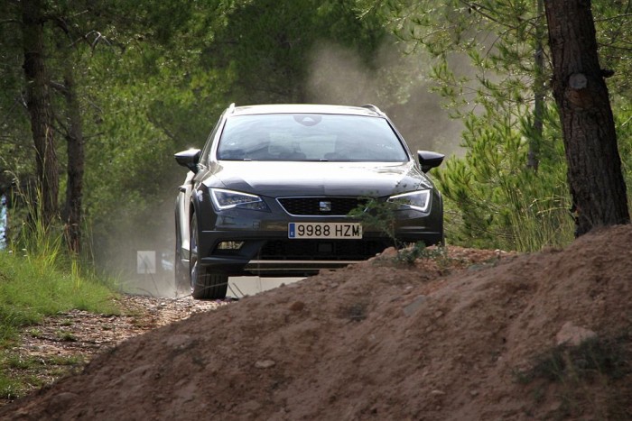 Spanyol buckalakó 10 | Vezess A tekintélyes hasmagasság 4x4-es hajtáslánccal párosítva sok mindenre elég