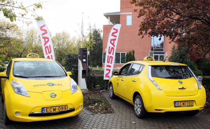 Terjedhet a villanytaxizás 6