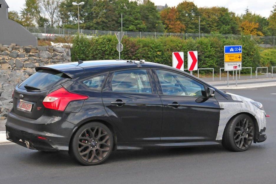 Alig álcázzák már a Focus RS-t 7