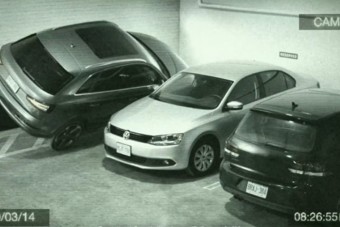 Falra parkolt az audis, ezt senki nem csinálja utána!