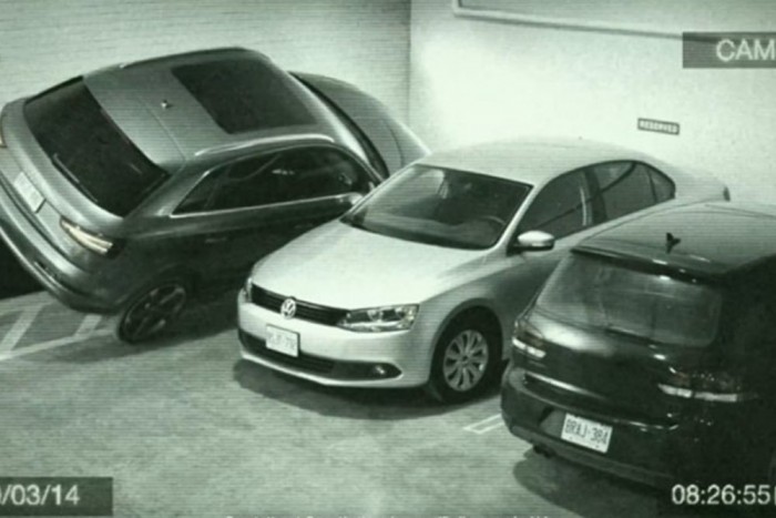 Falra parkolt az audis, ezt senki nem csinálja utána!