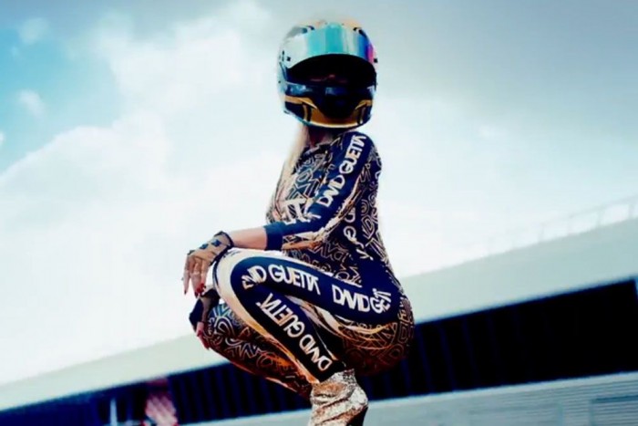 F1-es versenyző bőrébe bújt David Guetta