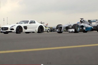 Itt a kőkemény bizonyíték, mennyire gyors a Forma-1