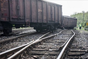 Négy tehervagon siklott ki Baranyában!