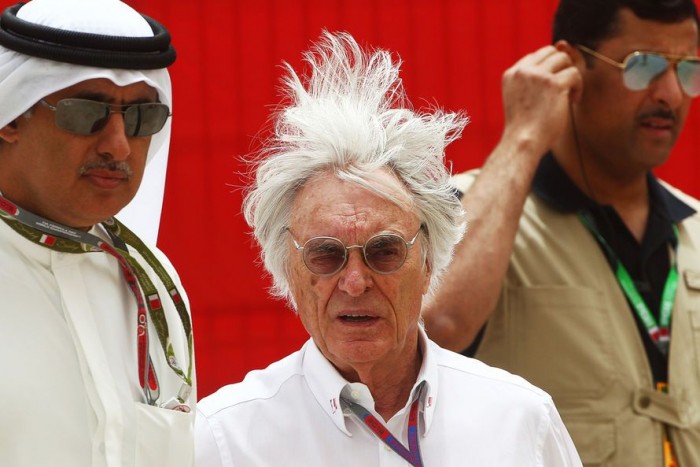 84 éves a Forma-1 mindenható ura 8 | Vezess Több botrány miatt állhat égnek Ecclestone haja, de eddig mindig sikerült megúsznia a börtönt, legyen bármilyen súlyos is a vád.