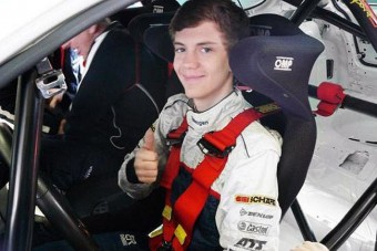 F1: Versenyautót tesztelt Vettel öccse