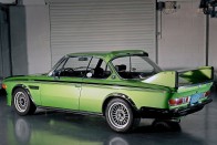 BMW 3,0 CSL - A bajorok is feltúrtak egy óriási, hatalmas vasalódeszkát, amit autóra lehet biggyeszteni. A BMW CSL nyerte meg a rátétet. Aki újonnan vette az autót, annak nem kellett a szárnyakkal parádéznia, de azok jártak az autóhoz. Ha a tulaj akarta, akkor persze felszerelték neki.