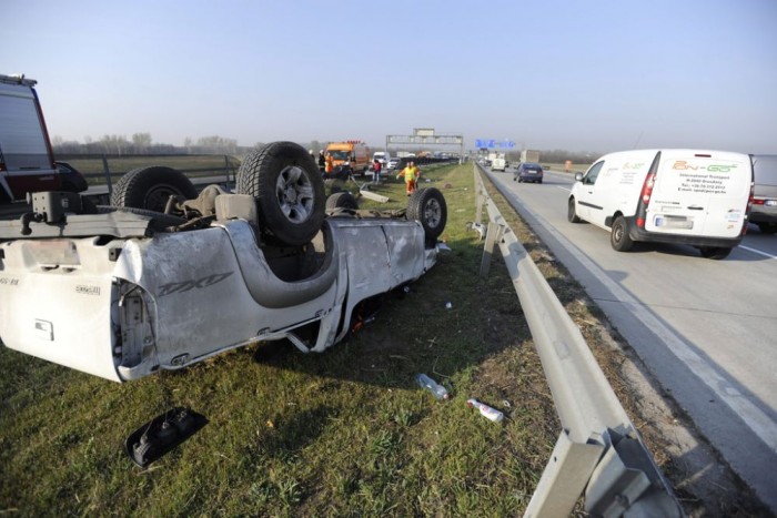 Súlyos baleset az M0-áson, az autókat leterelik