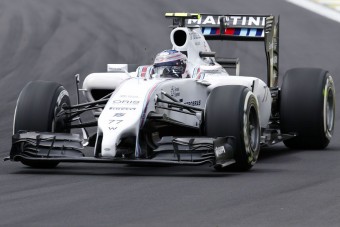 F1: Bottas Vettelre és Alonsóra vadászik