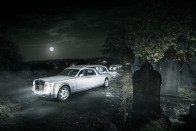 A Phantom Hearse B12 néven futó gép érdekessége, hogy nemcsak az első üléssort tartották meg, de a hátsókat is, ahová ráadásul továbbra is előre nyíló ajtókon lehet beszállni. Csak ezt követi a 234 centis koporsórekesz. A kiegészítő részeket az alap autó karosszériájához hasonlóan alumíniumból készítették. Megmaradt az 6,75 literes V12-es benzinmotor és a szintszabályozós légrugózás is.

Pontos összeget nem közölt a kocsi áráról az építő, csak annyit hogy körülbelül félmillió euró, azaz 144 millió forint.