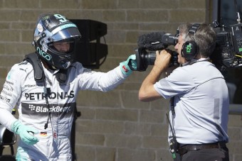 F1: Rosberg odavert Hamiltonnak