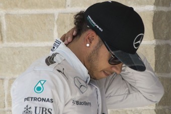 F1: Valami történt Hamilton fékjeivel