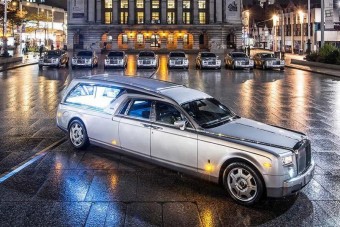 Stílusos távozás: Rolls-Royce halottas kocsi