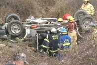 Szakadékba zuhant, 17 órán át volt autója foglya 13