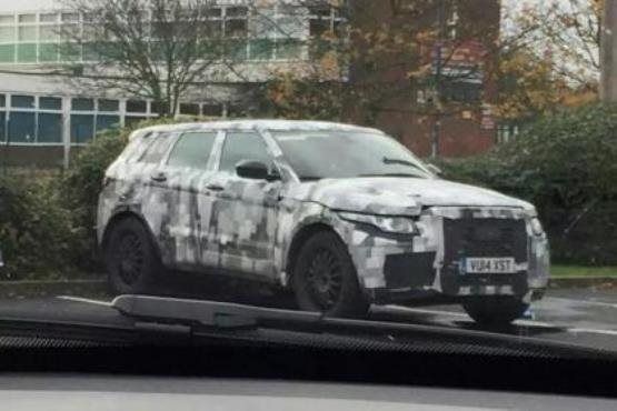 Rajtra készül a Jaguar terepjárója