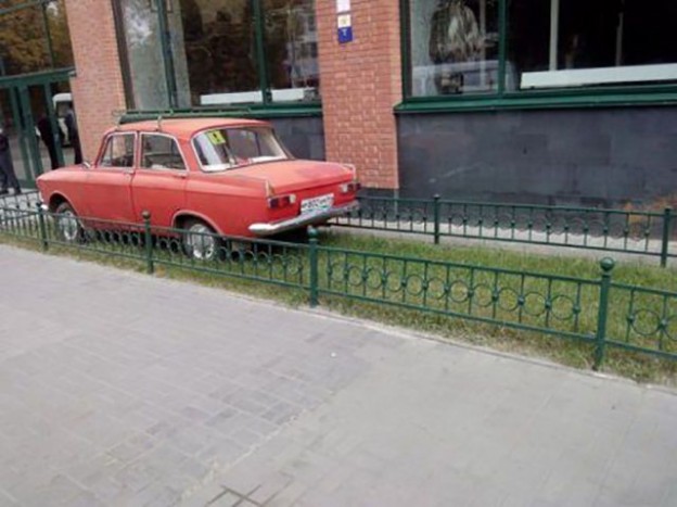 Vicces történetek a parkolóból 5 Privát parkoló, kíváncsi lennék mennyi egy hónap