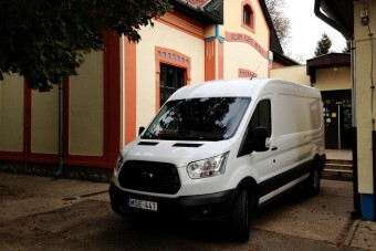 Iskolát támogat számítógépekkel a Ford