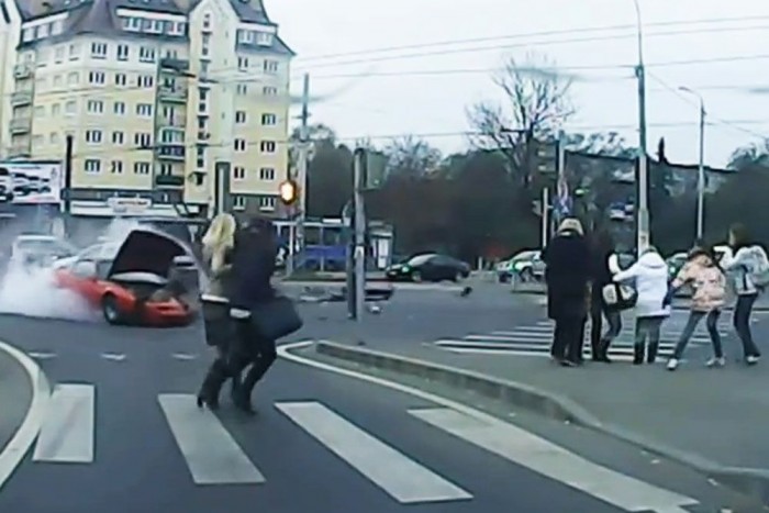 Egy pillanat alatt vált pokollá a zebra