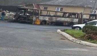 Kiégett egy csuklós Ikarus Borsodban